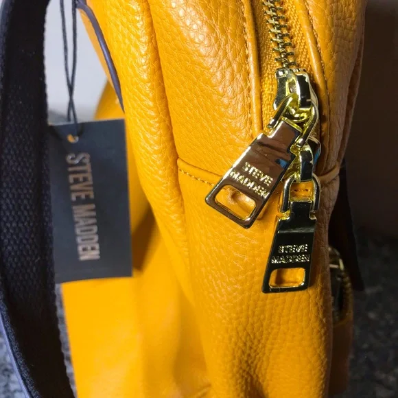 Backpack - Picture 5 of 8